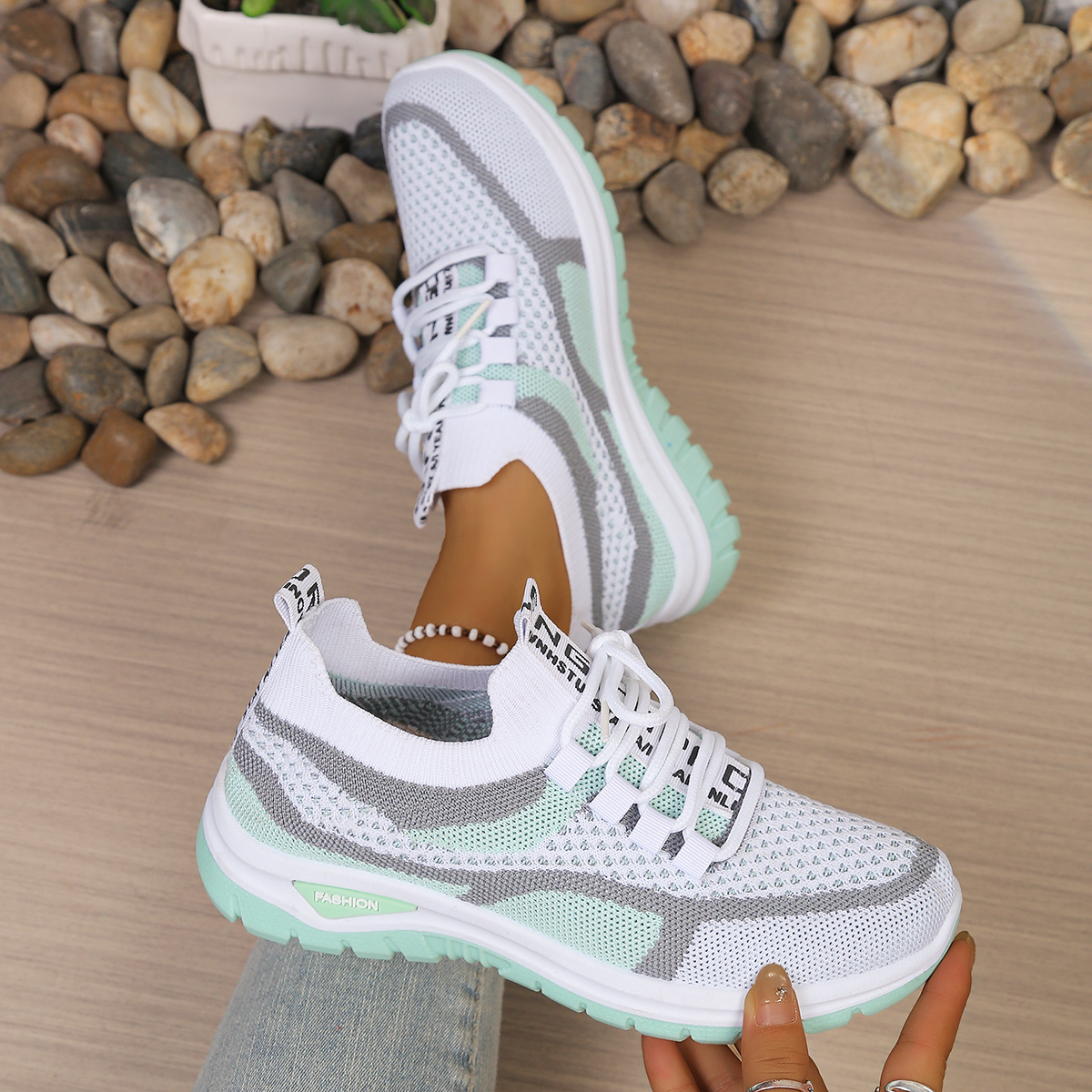 New women's vulcanized shoes,  - đánh giá và giá Guipure Lace Panel