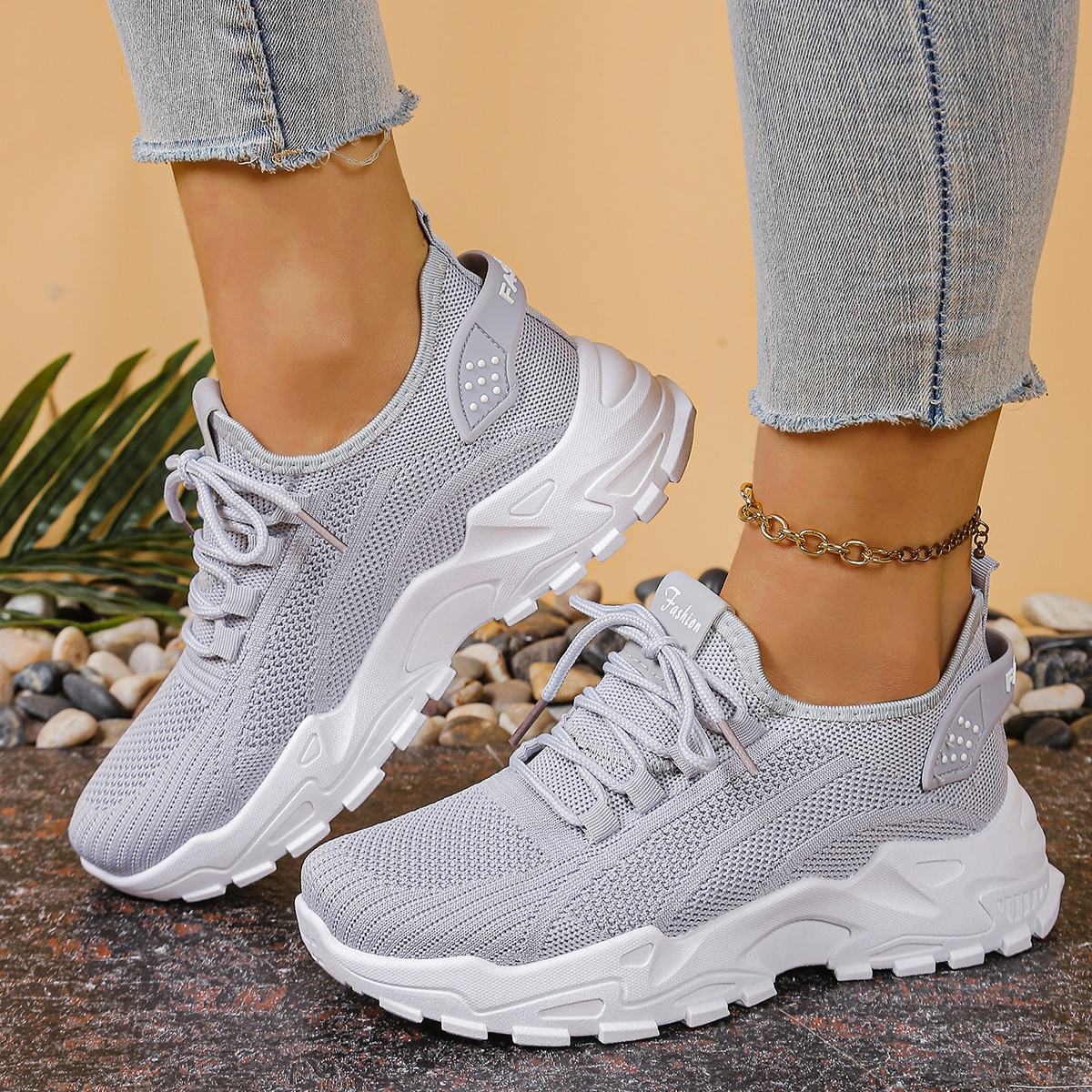 Women's sports shoes 2025: Bre - đánh giá và giá Guipure Lace Panel